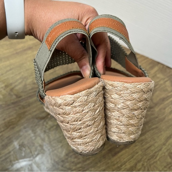 Tommy Bahama Sakura Back Strap Sage Green Wedge Sandals Size 7.5 - Picture 7 of 15